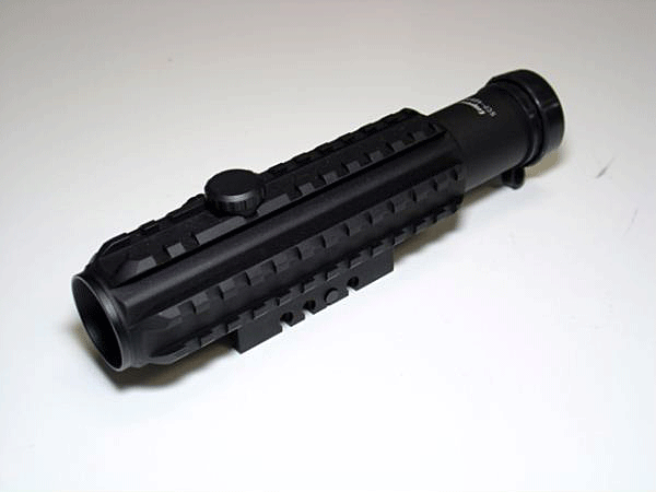 4x28 Tri-Rail Scope